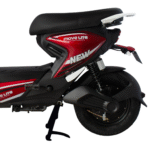 Vista lateral de la bicicleta eléctrica Fénix de Move Lite en color rojo, sobre fondo blanco, mostrando su diseño y estructura